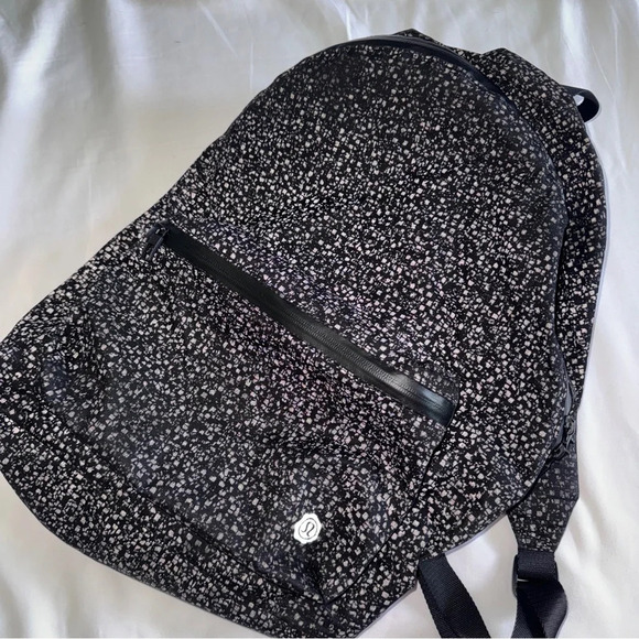 ✨ RARE 2018 Lululemon Seawheeze Mainstay Backpack Reflective - Picture 4 of 7